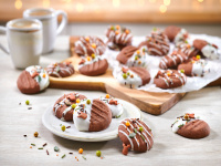 Ein Bild, das Snack, Backwaren, Nachspeise, Backen enthält.

Automatisch generierte Beschreibung