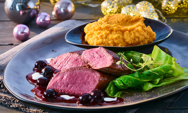 rehrueckenfilet mit suesskartoffelstampf